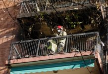 Muere una mujer en incendio de un piso en Ángel Guimerà