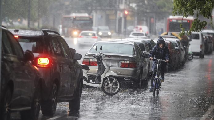 Una nueva DANA con lluvias y tormentas activará la alerta amarilla en Valencia esta Nochevieja