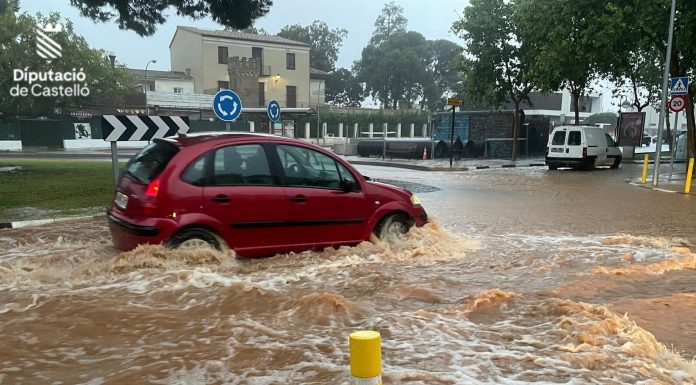 Las lluvias ahogan el norte de la Comunitat con más de 260 litros en solo unas horas Las lluvias ahogan el norte de la Comunitat Valenciana con más de 200 litros en solo unas horas
