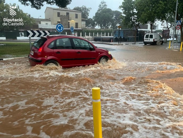 Las lluvias ahogan el norte de la Comunitat Valenciana con más de 200 litros en solo unas horas