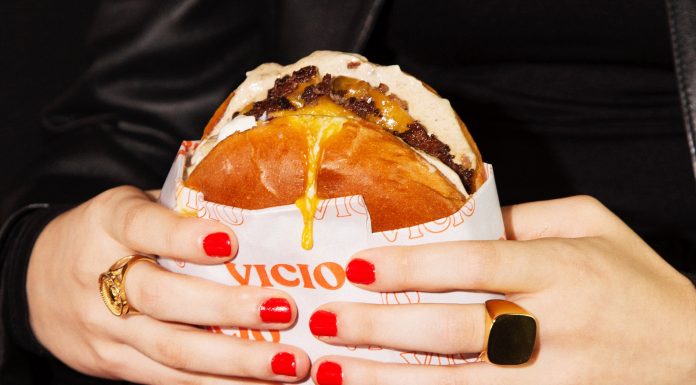 Vicio, la cadena de hamburgueserías que ha conquistado a Messi y Griezmann llega a Valencia Vicio, la cadena de hamburgueserías que ha conquistado a Messi y Griezmann llega a Valencia