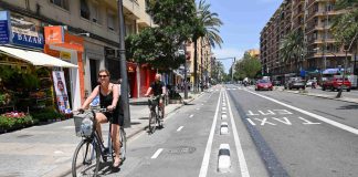 Valencia instalará semáforos para bicis y patinetes en carriles bici "conflictivos"