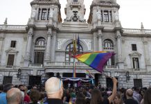Vox y PP prohíben las banderas LGTBI en Náquera