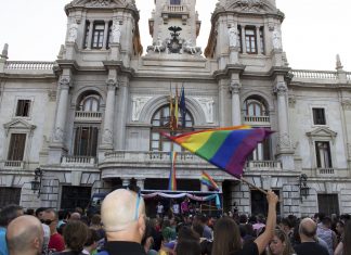 Vox y PP prohíben las banderas LGTBI en Náquera