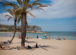 Prohíben el baño en la playa del Arenal de Jávea