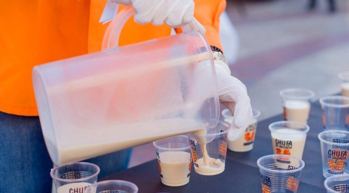 Valencia repartirá horchata gratis en la Plaza del Ayuntamiento Valencia repartirá horchata gratis en la Plaza del Ayuntamiento