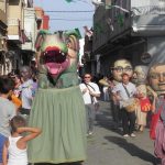 Cabalgata de gigantes y cabezudos en las fiestas de San Juan