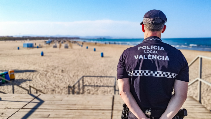 Muere ahogado un hombres en la playa del Cabanyal