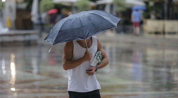 Un frente otoñal dejará lluvias y bajada de temperaturas este fin de semana Una vaguada del Mediterráneo llega a Valencia y enciende las alertas