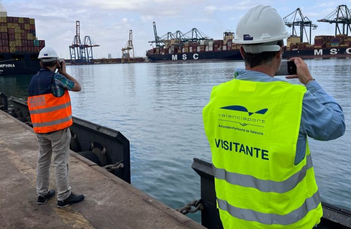 Encuentran el cadáver de un hombre flotando en el puerto de Valencia