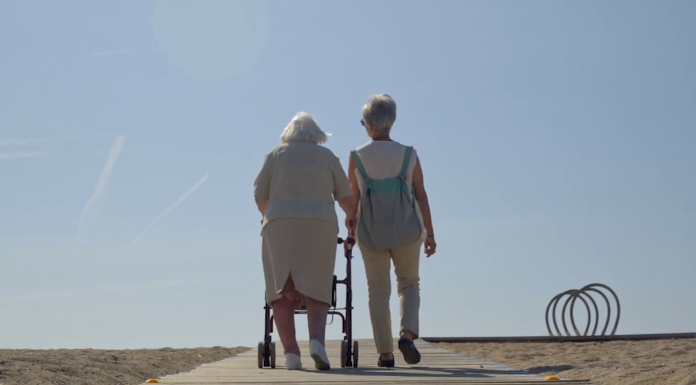 El programa valenciano que acaba con la soledad de los mayores en verano: cómo solicitarlo El programa valenciano que acaba con la soledad de los mayores en verano: cómo solicitarlo