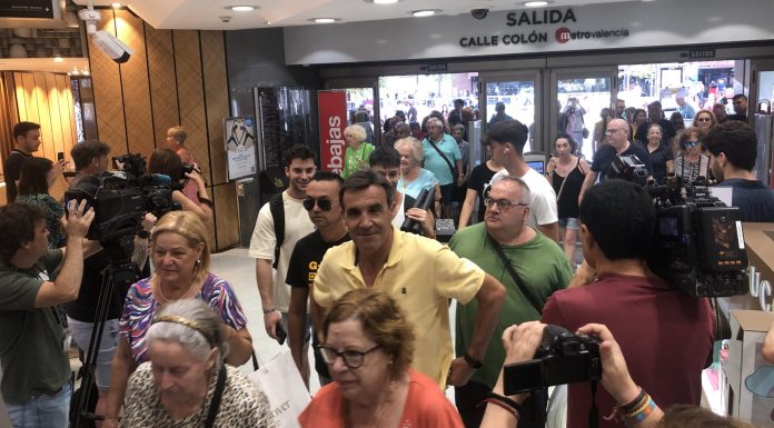 Las rebajas de verano arrancan en Valencia con buenas afluencias pese a la inflación Arrancan las rebajas en Valencia