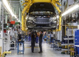 Ford retrasará la llegada de los coches eléctricos a la planta de Almussafes hasta 2027