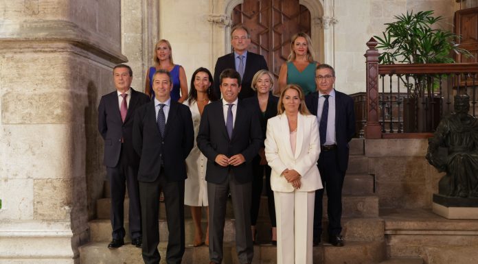 El “mejor Consell posible” de Carlos Mazón inicia su andadura Carlos Mazón anuncia que “mejor Consell posible” inicia su andadura