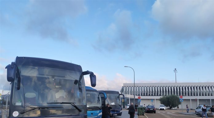 Un autobús conectará Valencia con el aeropuerto de Castellón para volar a 5 destinos internacionales Un autobús conectará Valencia con el aeropuerto de Castellón para volar a 5 destinos internacionales