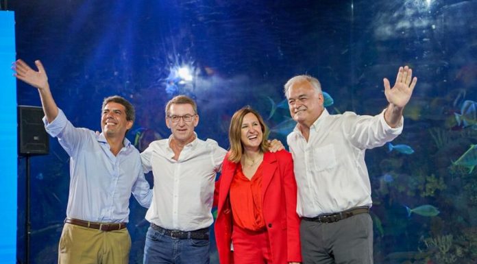 Feijóo anuncia en Valencia que prohibirá celebrar elecciones en verano si gana el 23-J