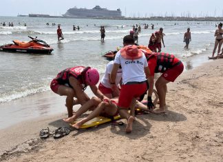 El motivo que explica por qué está siendo el verano con más banderas rojas y amarillas en las playas valencianas