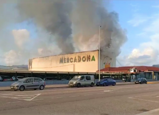 Continúan las labores de extinción en Mercadona: así han avanzado las llamas