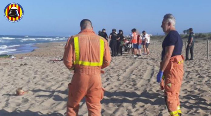Mueren 3 personas ahogadas en la playa de Tavernes de la Valldigna