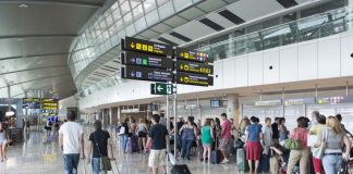 EEUU exige una "investigación completa" por el desalojo de menores judíos en un avión de Valencia