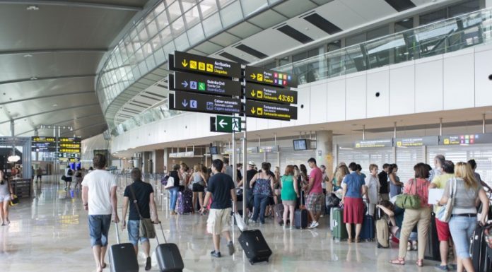 El aeropuerto de Valencia podría ampliarse a partir de 2027 EEUU exige una "investigación completa" por el desalojo de menores judíos en un avión de Valencia