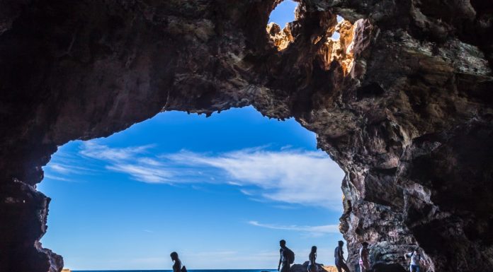 Las cuevas marítimas más bonitas para bañarse a sólo una hora de Valencia Las cinco cuevas acuáticas más bonitas de la Comunidad Valenciana