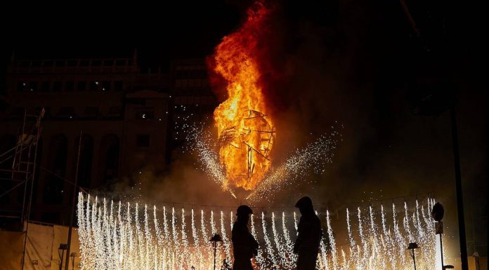 Las Fallas vuelven esta noche a Valencia: hora y lugar de cremà y el castillo
