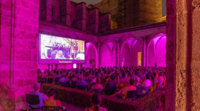 Un claustro gótico de Valencia se convertirá en un cine de verano gratuito Llega el cine de verano gratuito al Centre del Carme de Valencia