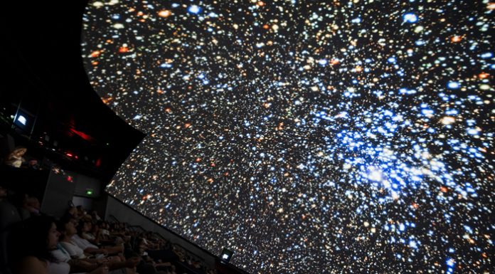 Un planetario de Valencia muestra la constelaciones que se pueden ver este verano en el cielo