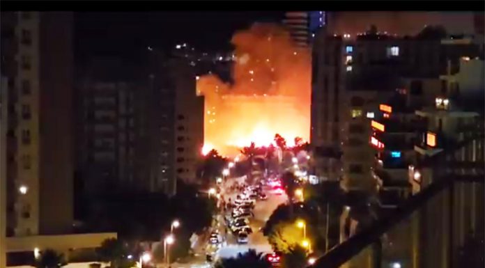 Vídeo: Incendio en unos yacimiento arqueológicos de Calpe tras unos fuegos artificiales