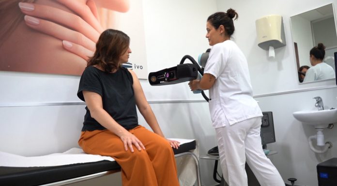 Desarrollan un robot inteligente para la detección del cáncer de piel en tiempo real robot inteligente