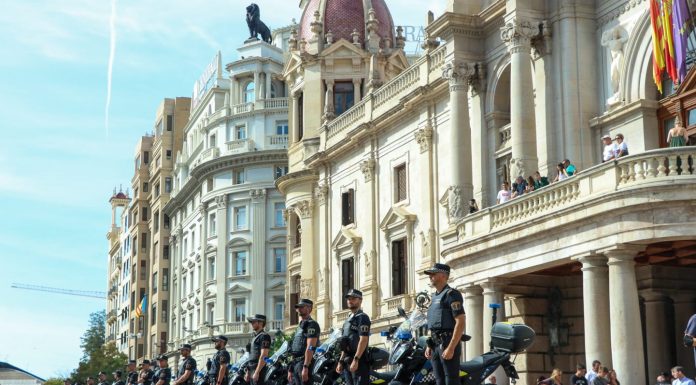 Un amplio dispositivo policial blindará Valencia en el 9 d’Octubre Máxima preocupación por la alerta antiterrorista en Valencia