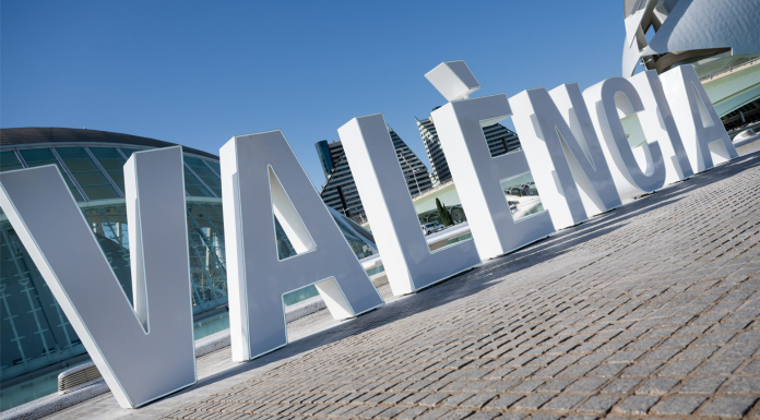 El Ayuntamiento cambia el nombre de la ciudad: Valencia o Valéncia Valencia, Valéncia o València, el gran debate sobre la denominación de la ciudad