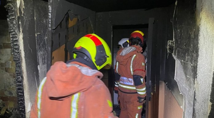 Encuentra a un hombre acuchillado en el incendio de un piso en Monteolivete Encuentra a un hombre acuchillado durante el incendio de un piso en Monteolivete