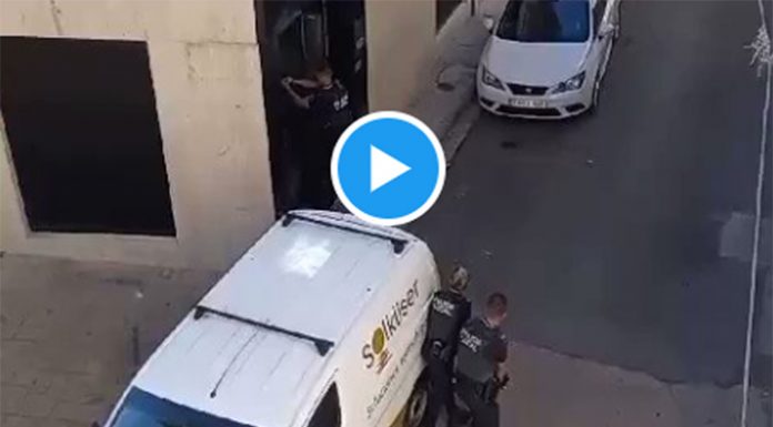 Vídeo de un tiroteo en Canals tras asaltar una casa de apuestas
