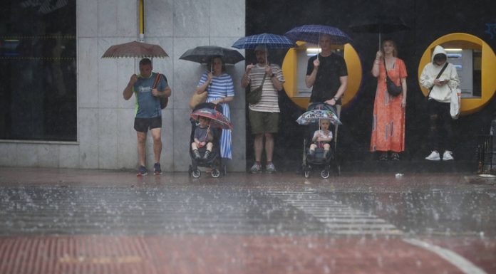 Una nueva borrasca dejará lluvias y descenso de temperaturas a las puertas de las Fallas