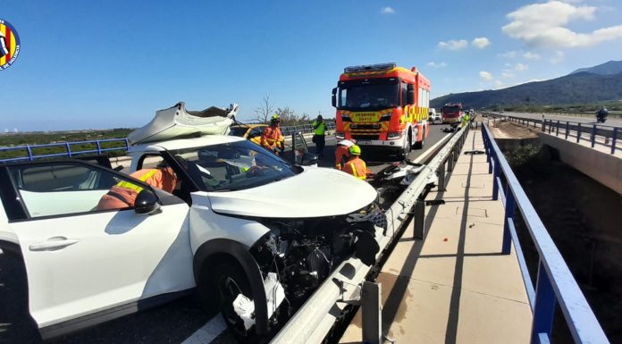 Fuerte accidente en la AP-7 en Llaurí