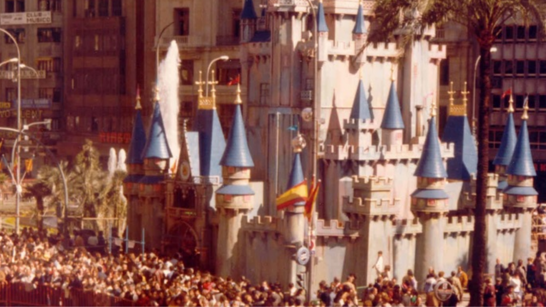 100 años de Disney: la relación de amor con las Fallas de Valencia