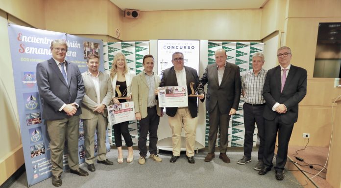 Sylvia Costa y Manuel Camarasa reciben el premio Periodista Joaquín Sanchís Nadal