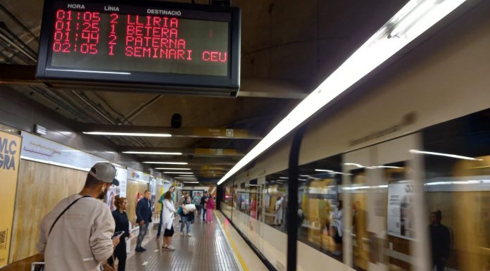 A la Lluna de Metrovalencia: El servicio nocturno especial por el 9 d'Octubre