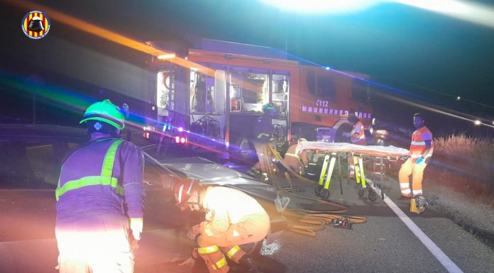 Varios heridos en una colisión frontal entre Xàtiva y Llosa de Ranes