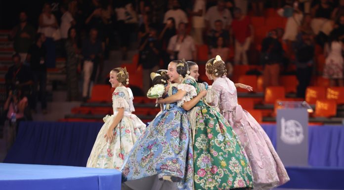 Vídeo: Entrevistas a la Fallera Mayor Infantil 2024 y su Corte de Honor