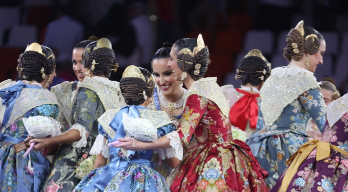 Vídeo: Emocionantes entrevistas a la Fallera Mayor 2024 y su Corte de Honor