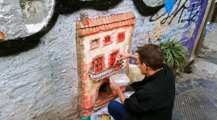 La Casa de los Gatos recupera su aspecto original tras el acto vandálico