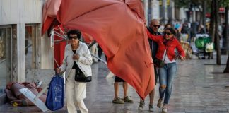 Emergencias alerta de un episodio de "fuertes rachas de viento" y adopta medidas preventivas