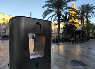 Instalan 8 fuentes para rellenar botellas con agua fresca en Valencia