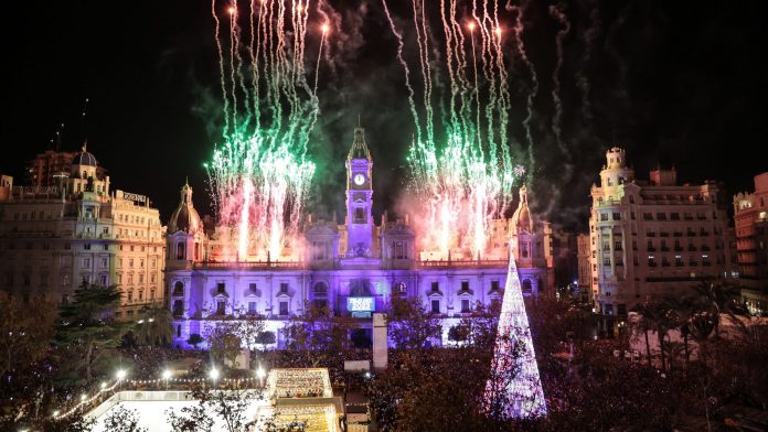 7televalencia-campanadas-nochevieja La Plaza del Ayuntamiento se desalojará por Nochevieja: horario y puntos de acceso para la fiesta de Fin de Año