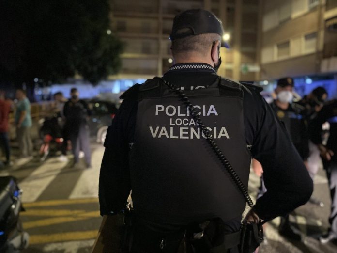 Una brutal agresión en el centro de Valencia deja a un joven herido