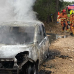 El incendio de un coche en plena carretera deja un herido grave en Bétera