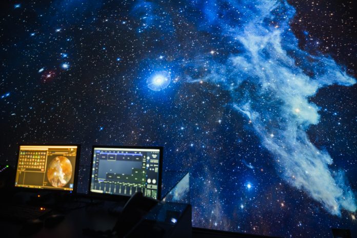 El Hemisfèric se convierte en un planetario en directo para disfrutar del cielo y la música